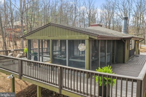 208 Pathfinder Ln, Hedgesville WV  25427-6160 exterior