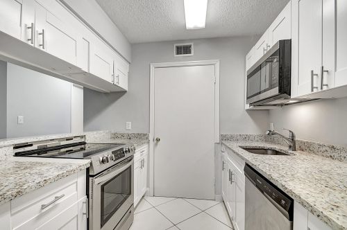 2305 Congress Ave, Boynton Beach, FL 33426-7434