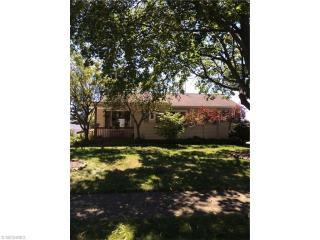 11301 Fairlawn Dr, Cleveland, OH 44130-1223