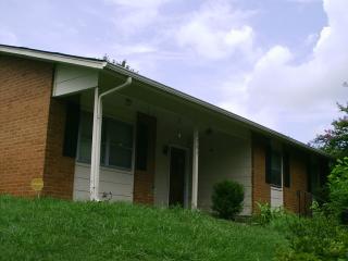 1701 Hazen St, Knoxville, TN 37915-2614