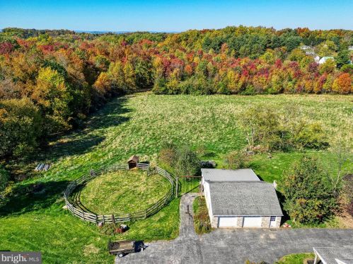 7455 Hillside Dr, Spring Grove PA  17362-8555 exterior