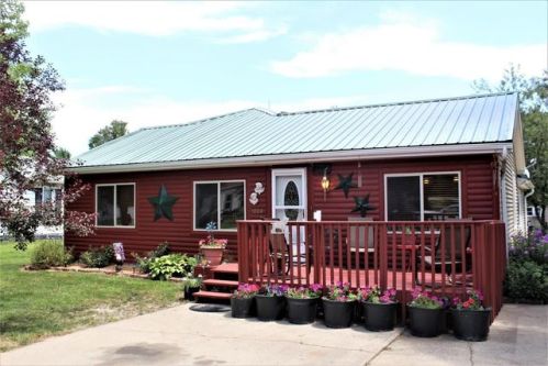 1008 C St, Woodbine, IA 51579-1002