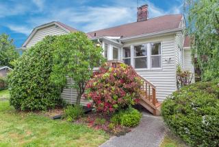 5280 45th Ave, Seattle, WA 98118-2312
