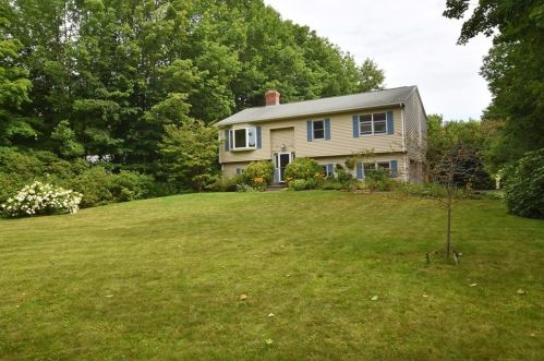 7 Ruggles Ln, Barre, MA 01005-8901