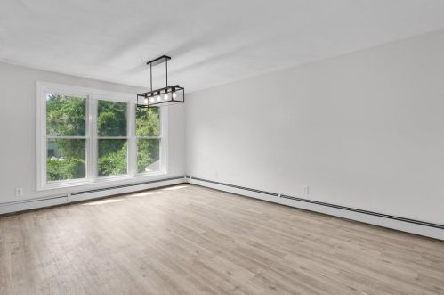 5 Baldwin Dr, Providence RI  02919-1512 exterior