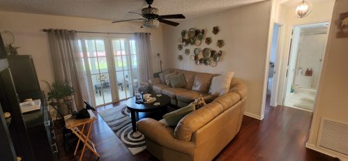 413 Lake Dora Dr, West Palm Beach, FL 33411-2370