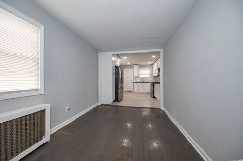 565 Church St, Westbury, NY 11590-3316