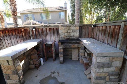 11224 Streamfield Ct, Riverside CA 92505-5713 exterior