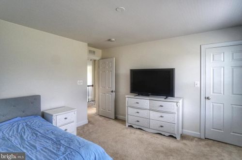 39068 Irish Corner Rd, Lovettsville VA  20180-2742 exterior