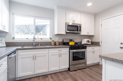 466 Cedar St, El Cajon, CA 92021-5447