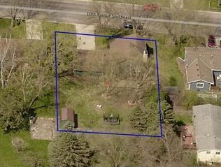 421 10th Ave, Faribault MN  55021-6433 exterior