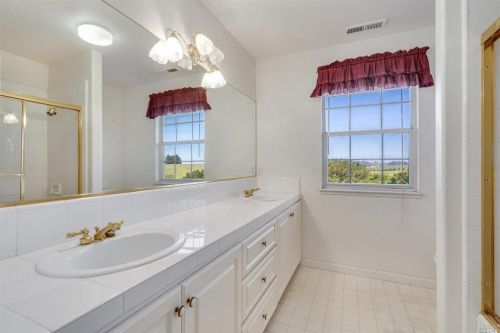 6301 Highland Pl, Sebastopol CA  95472-6100 exterior