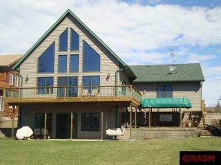 111 Shoreview Dr, Elysian MN  56028-1203 exterior
