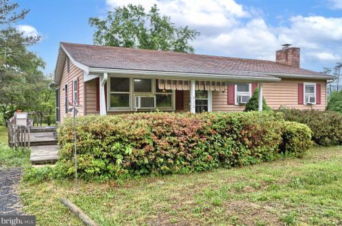 978 Paradise Rd, Paradise Park, PA 17068-8006