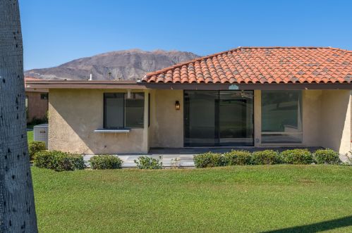 42 Majorca Dr, Rancho Mirage CA  92270-3823 exterior