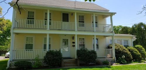 47 Maple St, Manchester, CT 06040-5526