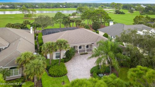 850 Carolina Cir, Vero Beach, FL 32962-6900