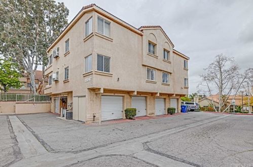 19847 Sandpiper Pl, Santa Clarita, CA 91321-4323