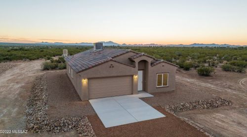 5828 Spencer Ave, Tucson, AZ 85757-9205