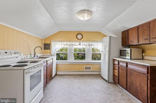 123 Old Kennett Rd, Kennett Sq PA  19348-2631 exterior