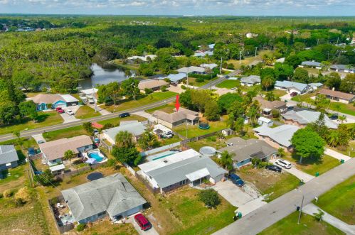 421 Oleander Ave, Fort Pierce FL  34952-1343 exterior