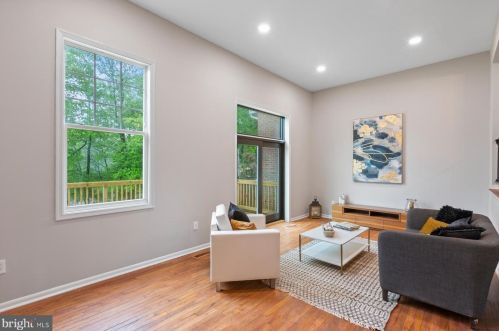 5464 Midship Ct, Springfield VA  22015-1912 exterior