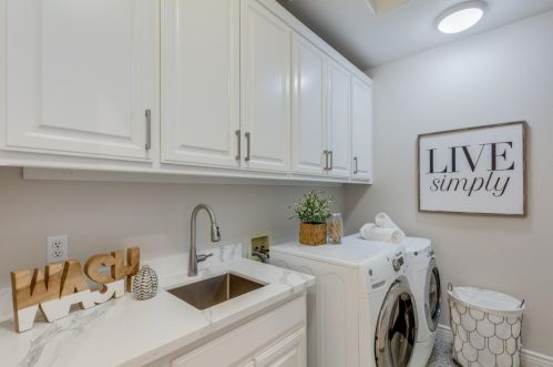 21461 Saratoga Hills Rd, Saratoga CA  95070-5377 exterior