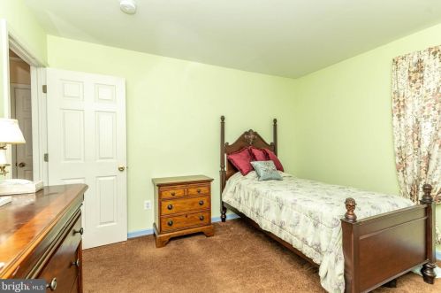 142 Split Rock Rd, Browns Mills NJ  08015-6542 exterior