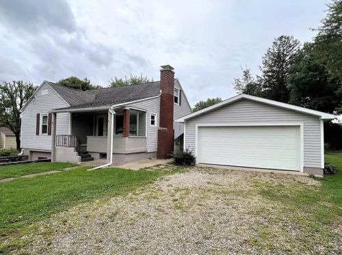 1517 Latrobe St, Latrobe, PA 15650-2613