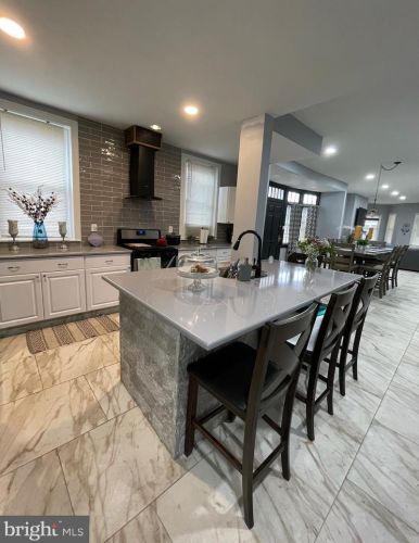 805 Main St, Norristown PA  19401-4103 exterior