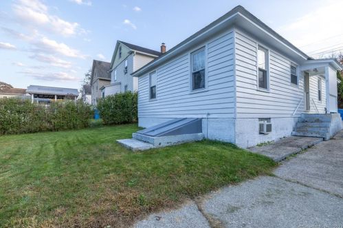 87 Geer Ave, Norwich CT  06360-6831 exterior