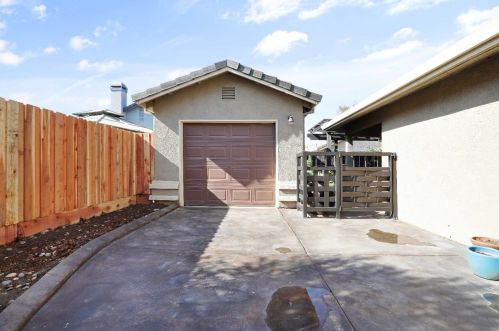 235 Meyenberg Ave, Ripon CA  95366-2921 exterior