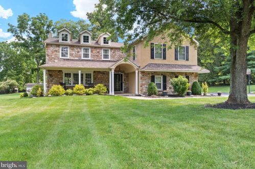 3211 Hogarth Ln, Collegeville, PA 19426-1506