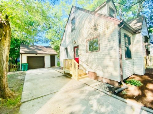 2139 Inner Cir, Hammond IN  46321-3214 exterior