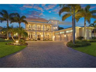 7363 Periwinkle Dr, Sarasota, FL 34231-5321