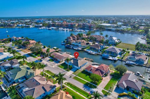 625 Dorando Ct, Marco Island FL  34145-1911 exterior