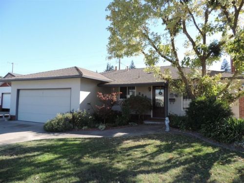 840 Rose St, Lodi, CA 95240-4625