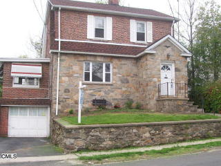 210 Hollister St, Stratford CT  06615-6207 exterior