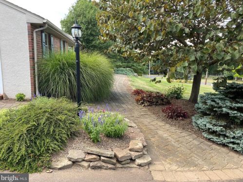 2868 Crest Ter, Norristown, PA 19403-4715