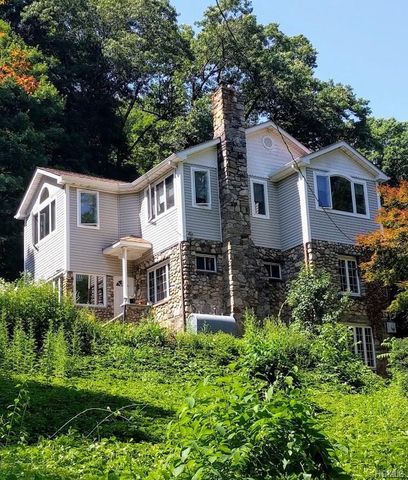 3811 Wood St, Jefferson Valley, NY 10535-1207