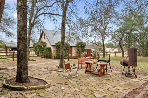 2195 Old Stagecoach Rd, Uhland TX  78640-5671 exterior