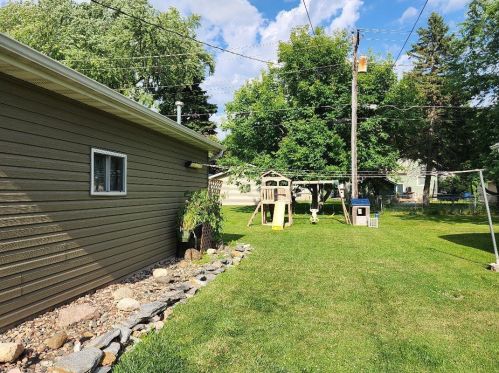 517 Monmouth St, Fond Du Lac, WI 54937-1811