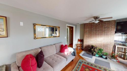 170 Giddings Ave, Windsor CT 06095-3743 exterior