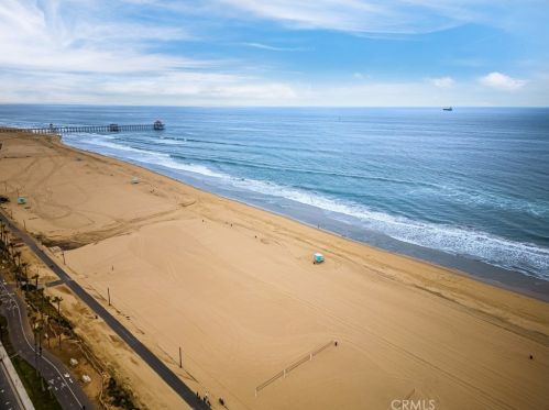 513 15th St, Huntington Beach CA  92648-4045 exterior