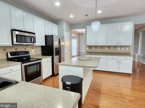 424 Prospect Hill Blvd, Charles Town WV  25414-5498 exterior