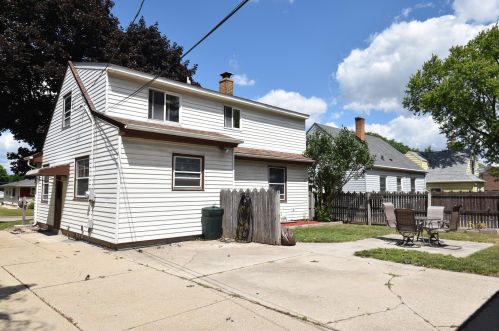 1316 101, Milwaukee WI 53214-3902 exterior