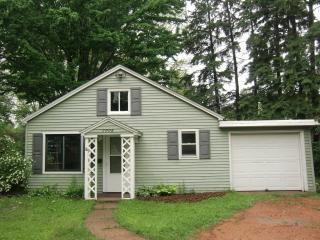 1908 Kings Ct, Wausau, WI 54403-6741