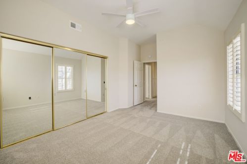 26520 Mistletoe Ct, Santa Clarita CA  91355-3525 exterior