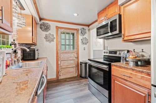 5105 White Oak Dr, Verona PA  15147-1809 exterior