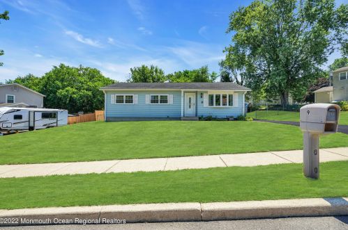 9 Hawaii Rd, Jackson Twp, NJ 08527-1513